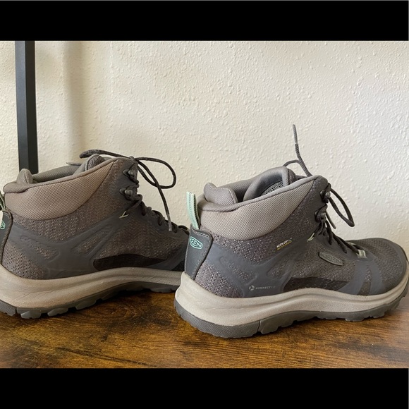 Like New Keen Terradorra II Waterproof Hiking Boot - Picture 3 of 5